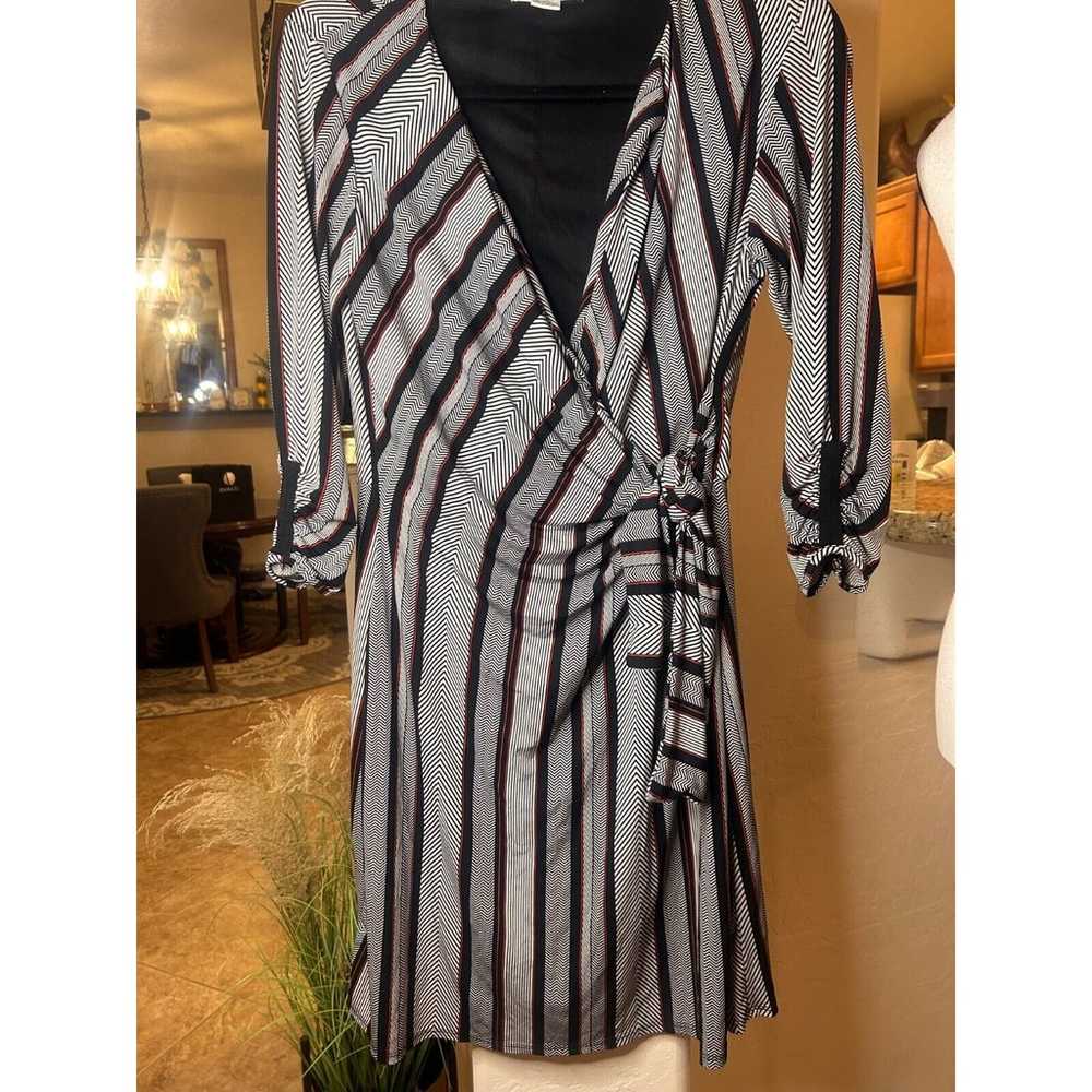 Liz Claiborne Women's Career Wrap Dress Size 8 - image 4