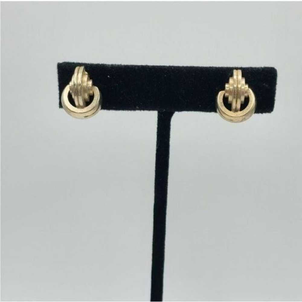 Vintage gold inside out knot screwback earrings - image 1