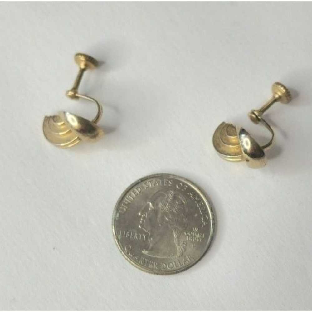 Vintage gold inside out knot screwback earrings - image 5