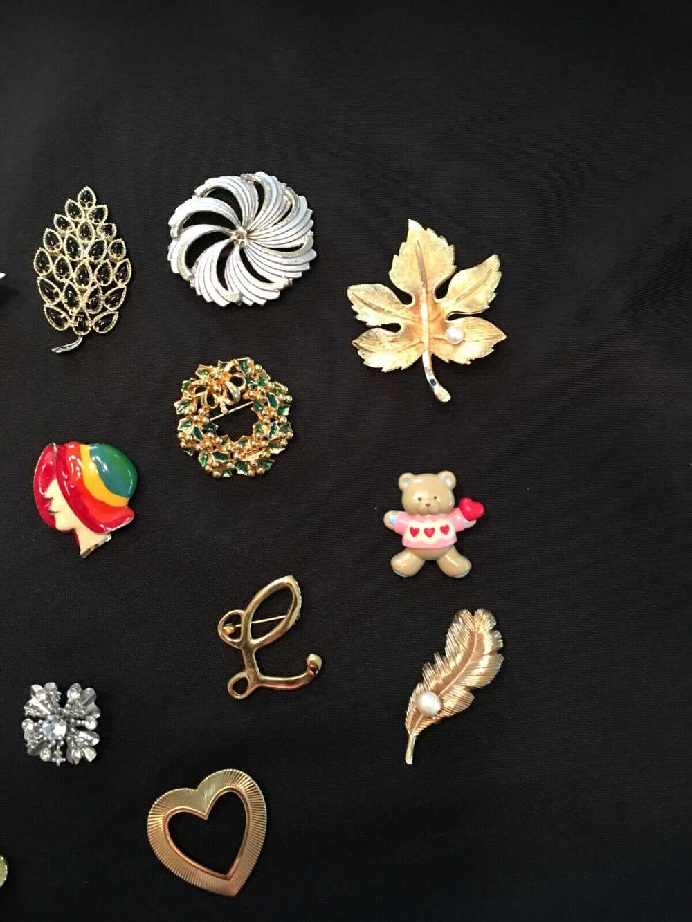 Vintage Pins/Brooches Lot of 19 - image 2