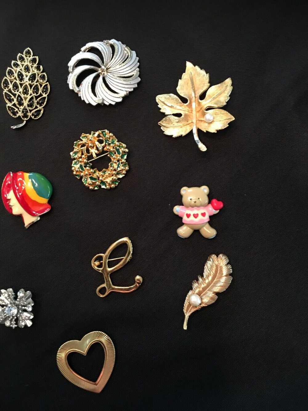 Vintage Pins/Brooches Lot of 19 - image 3