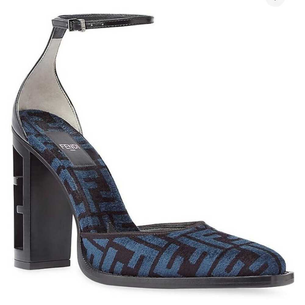 Fendi Colibri Lite sandals - image 3