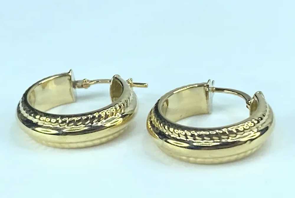 Italy 14K gold woven border hoop dangle earrings … - image 3