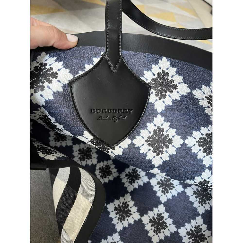 Burberry The Giant cloth tote - image 6