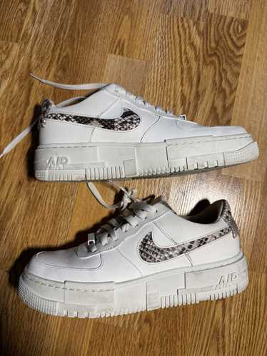 Nike Women’s AirForce 1 Pixel SE