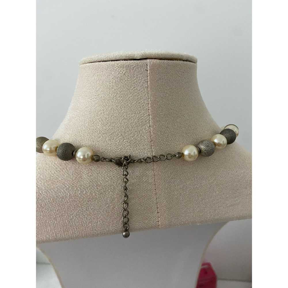 Generic Pretty silver and faux pearl bead necklace - image 3