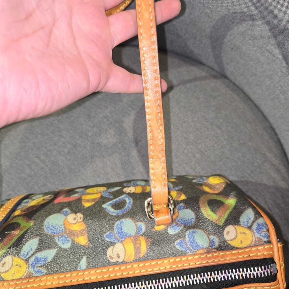 Dooney & Bourke Dooney & Bourke Bee Barrel bag Y2… - image 11