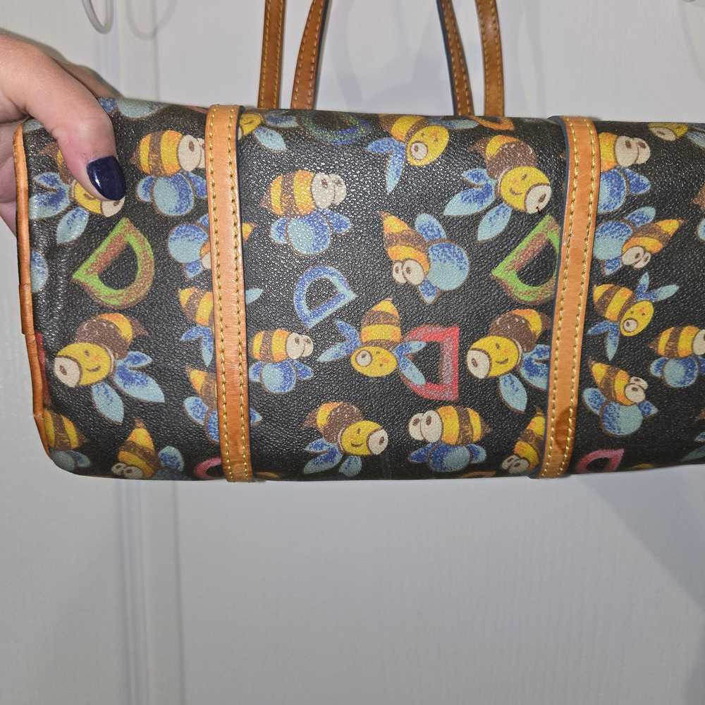 Dooney & Bourke Dooney & Bourke Bee Barrel bag Y2… - image 3