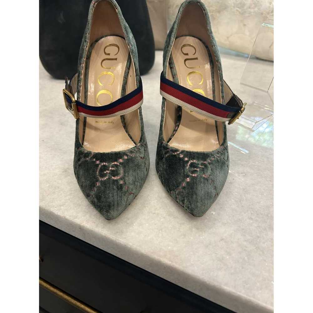 Gucci Velvet heels - image 2