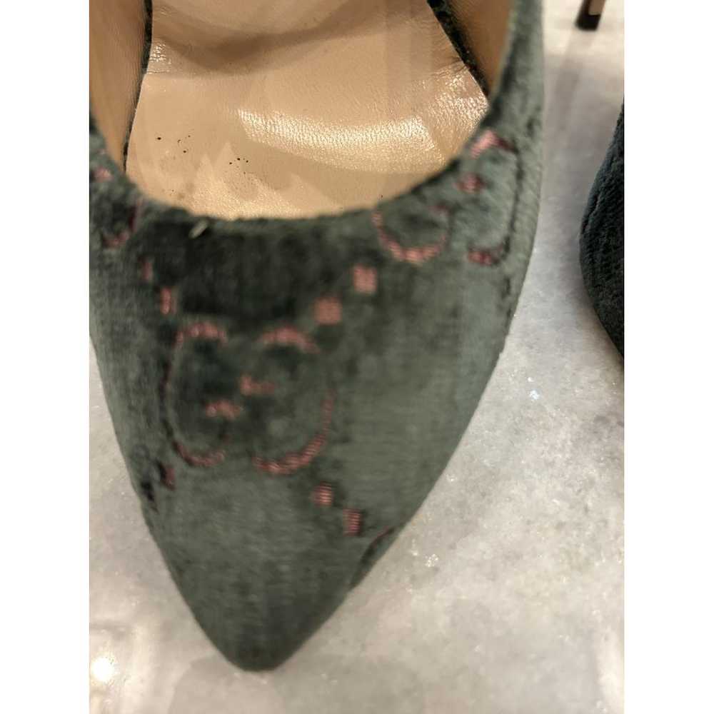 Gucci Velvet heels - image 8