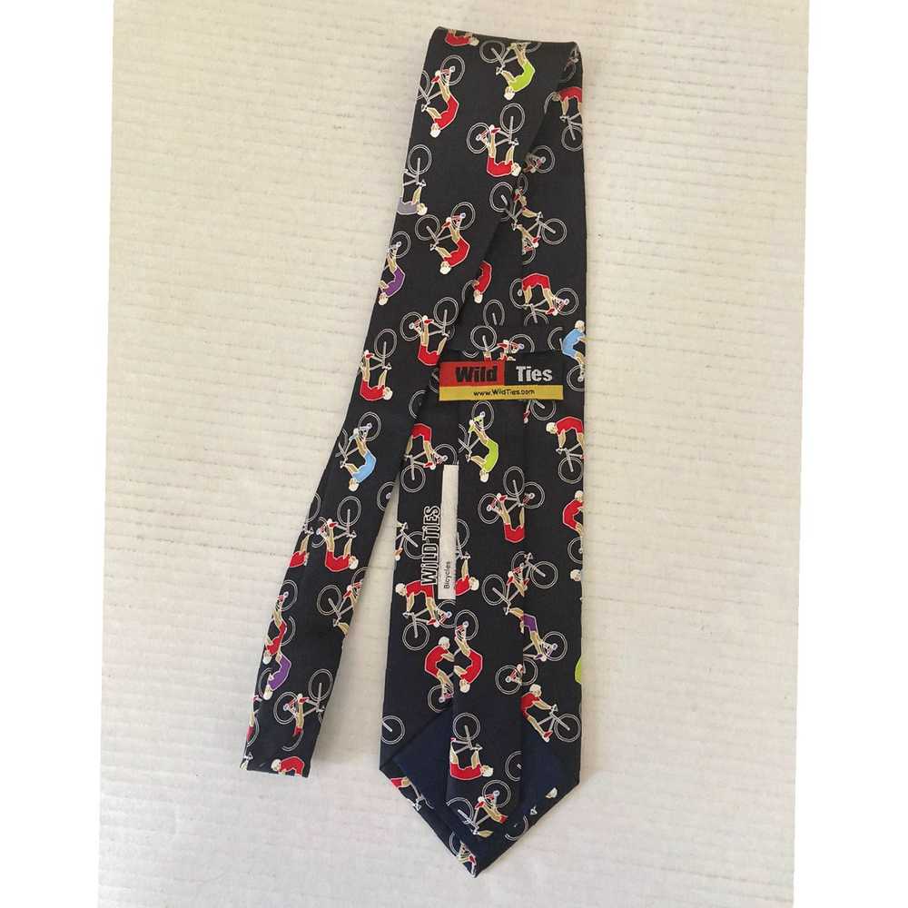 Vintage Exquisite Collection of Men's Necktie Fea… - image 3