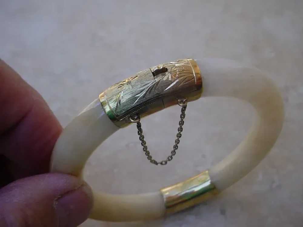 Vintage Jade Bracelet w/ 14K Gold Clasp & Hinge C… - image 3