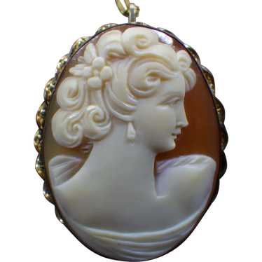 Vintage Italian Hand Carved Genuine Shell Cameo Pe