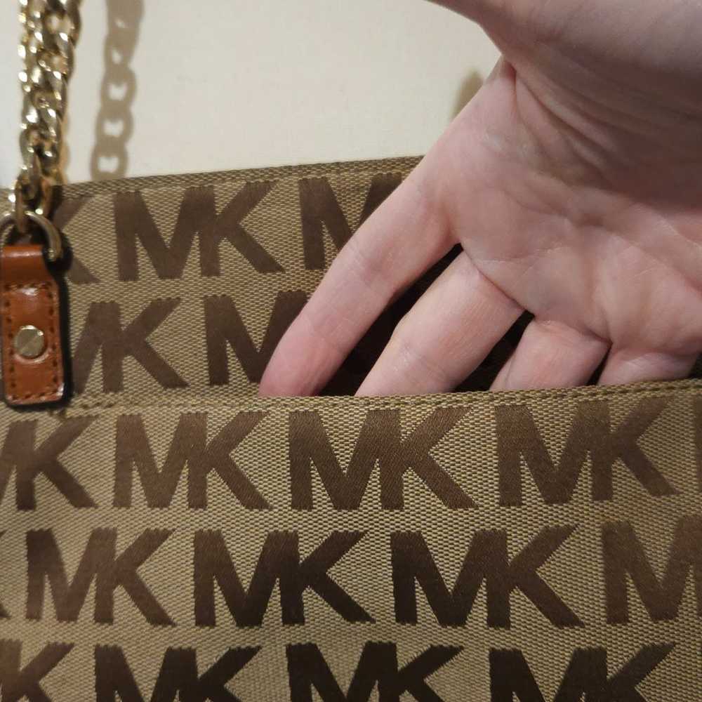 Preowned Michael Kors Jet Set Tote - image 6