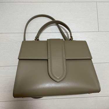 Mirao Owen handbag.