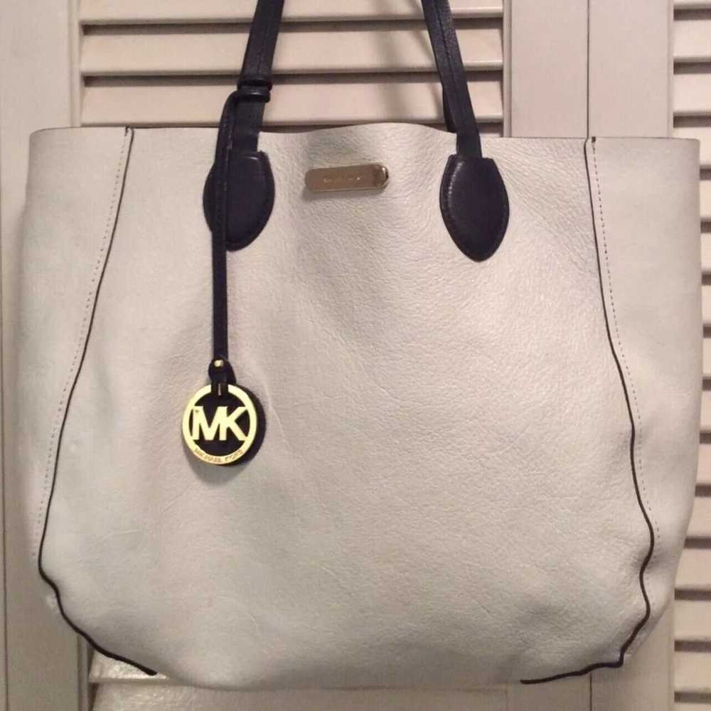 Rare MICHAEL KORS 2pc Leather NAVY/WHITE Reversib… - image 5