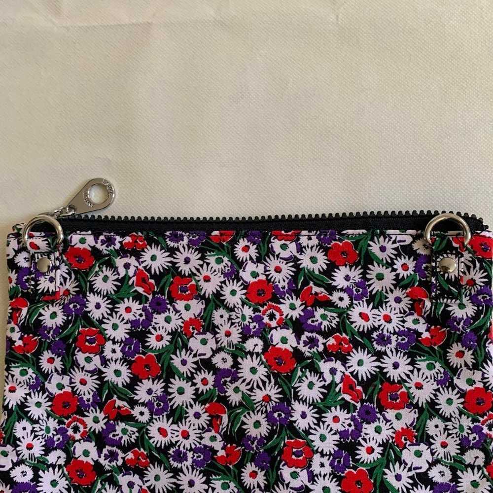 Anasui floral shoulder bag with a pouch - image 5