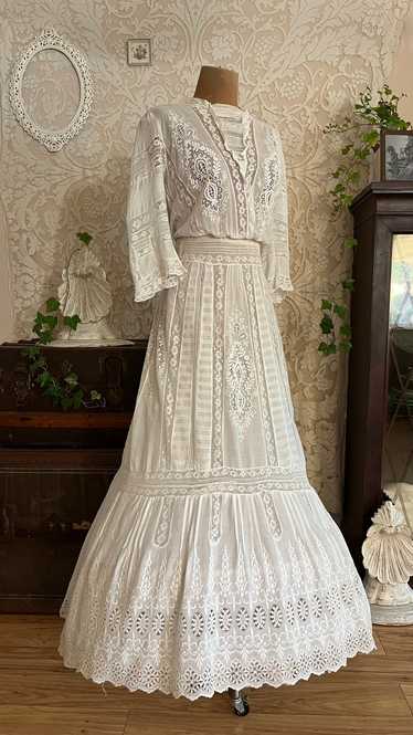 Antique 1900’s Edwardian Era White Fluer De Lis La