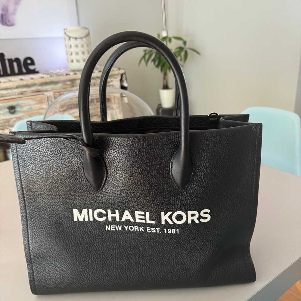 Micheal Kors Leather Tote bag - image 7