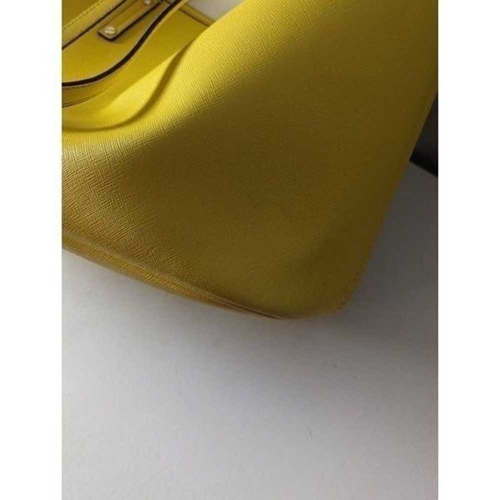 MICHAEL KORS Large Jet Set Tote in Yellow - image 10