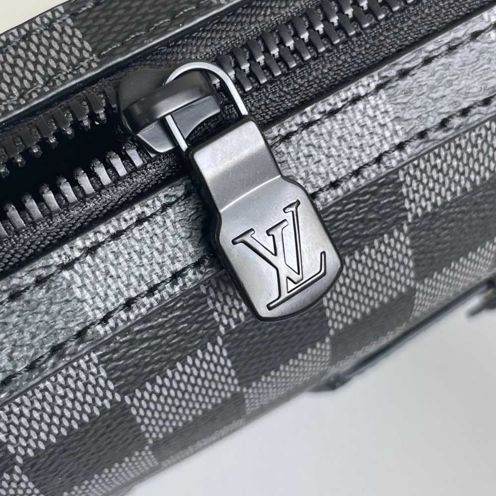 Louis Vuitton Crossbody Bags - image 4