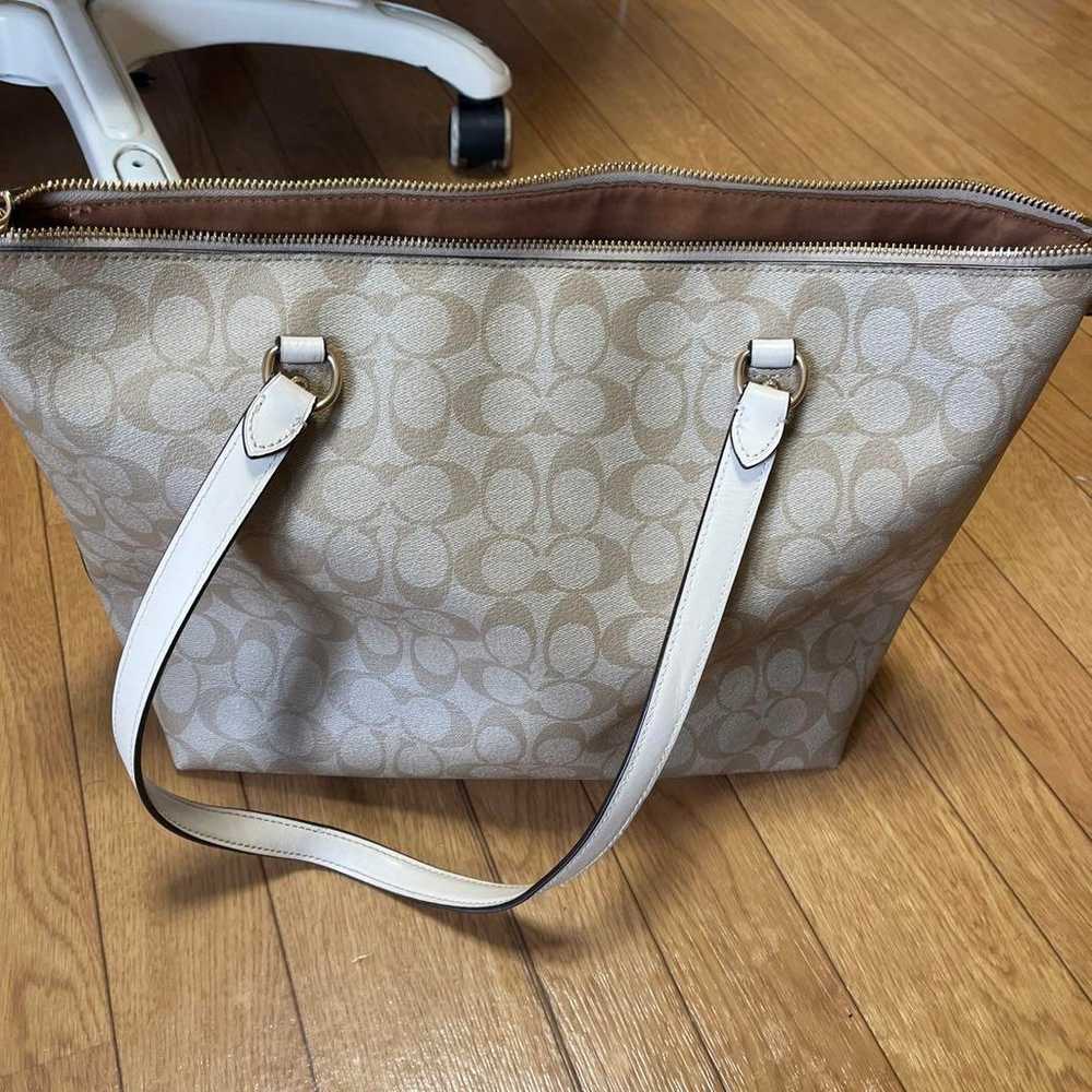 COACH Business Bag Beige Leather - image 3