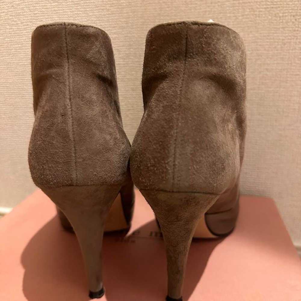 Brand new United Arrows suede booties. - image 3