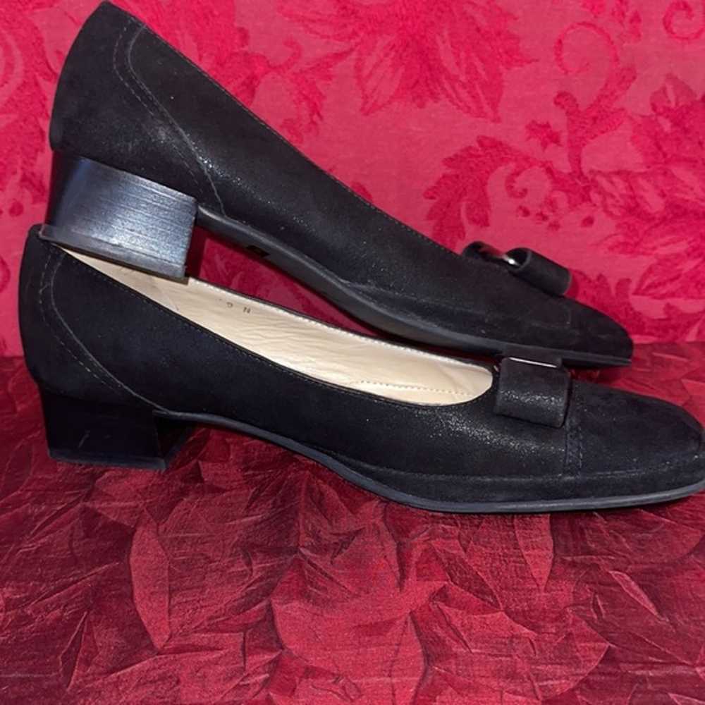 Amalfi by Rangoni Low Block Heel Shoes Flat Black… - image 3