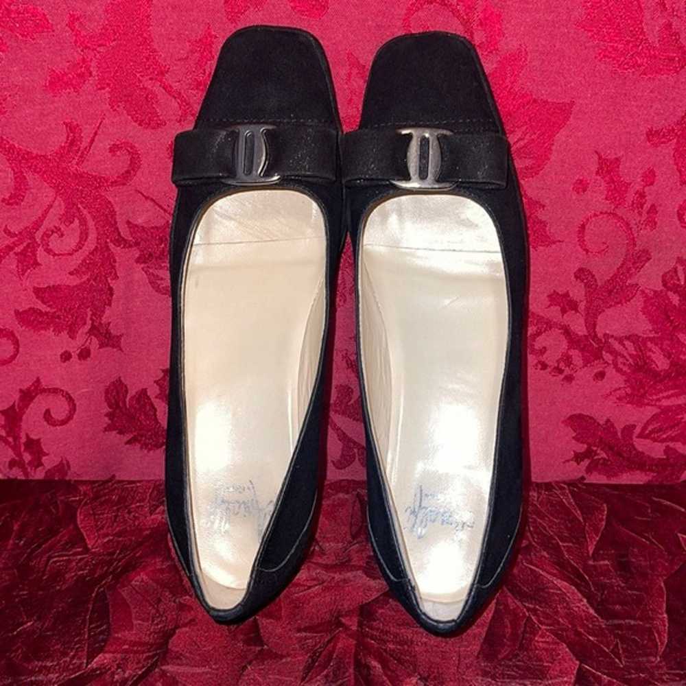 Amalfi by Rangoni Low Block Heel Shoes Flat Black… - image 9