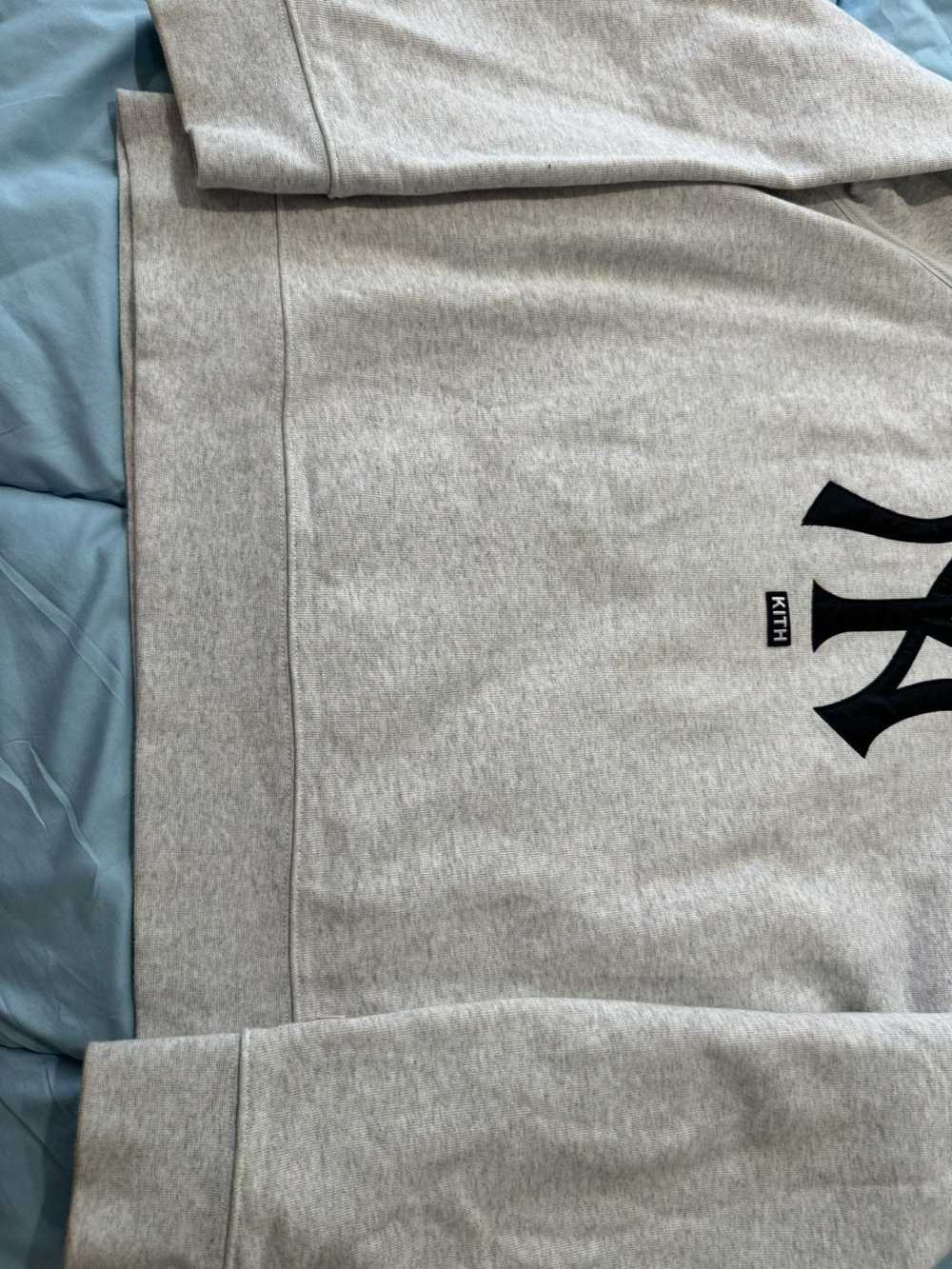 Kith Kith MLB New York Yankees Logo Crewneck - image 3