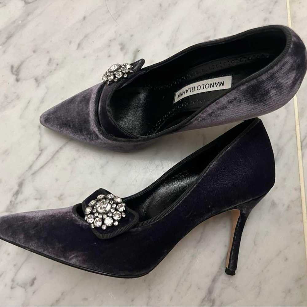 Manolo Blahnik Velour Bijou Pumps / Purple / Size… - image 2