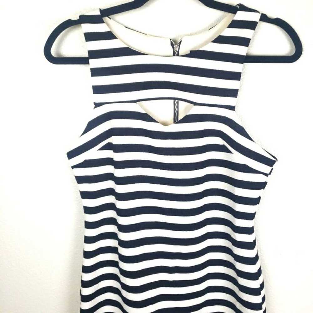 Women's Topshop Sleeveless Black White Stripe Sho… - image 4