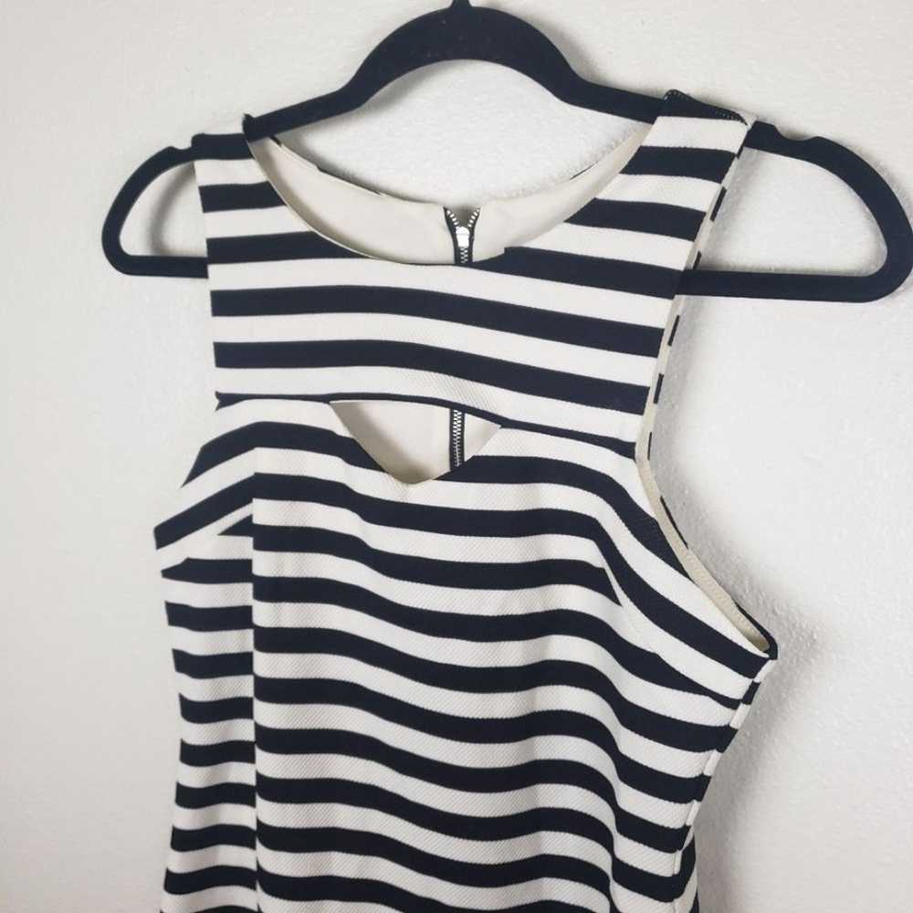 Women's Topshop Sleeveless Black White Stripe Sho… - image 5