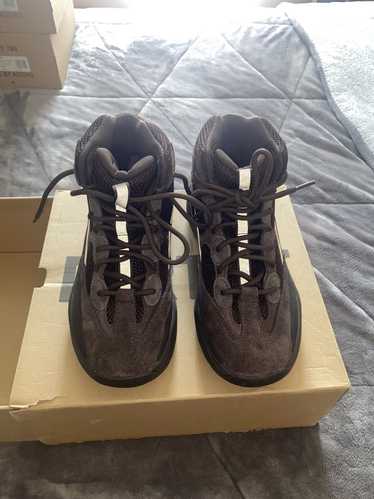 Adidas Yeezy DSRT Boot Oil Size 10 - image 1