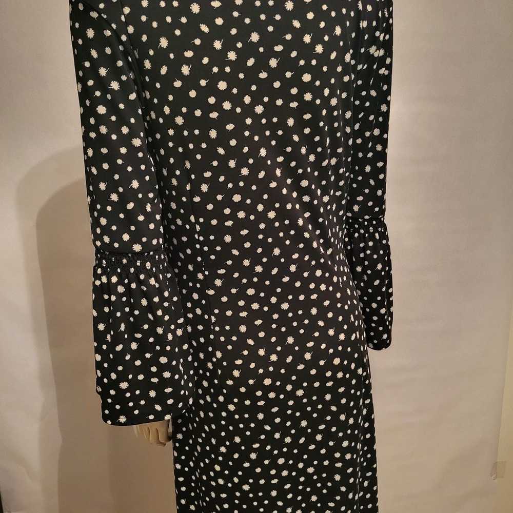 Talbots jersey dress
Size Large Black & white flo… - image 6