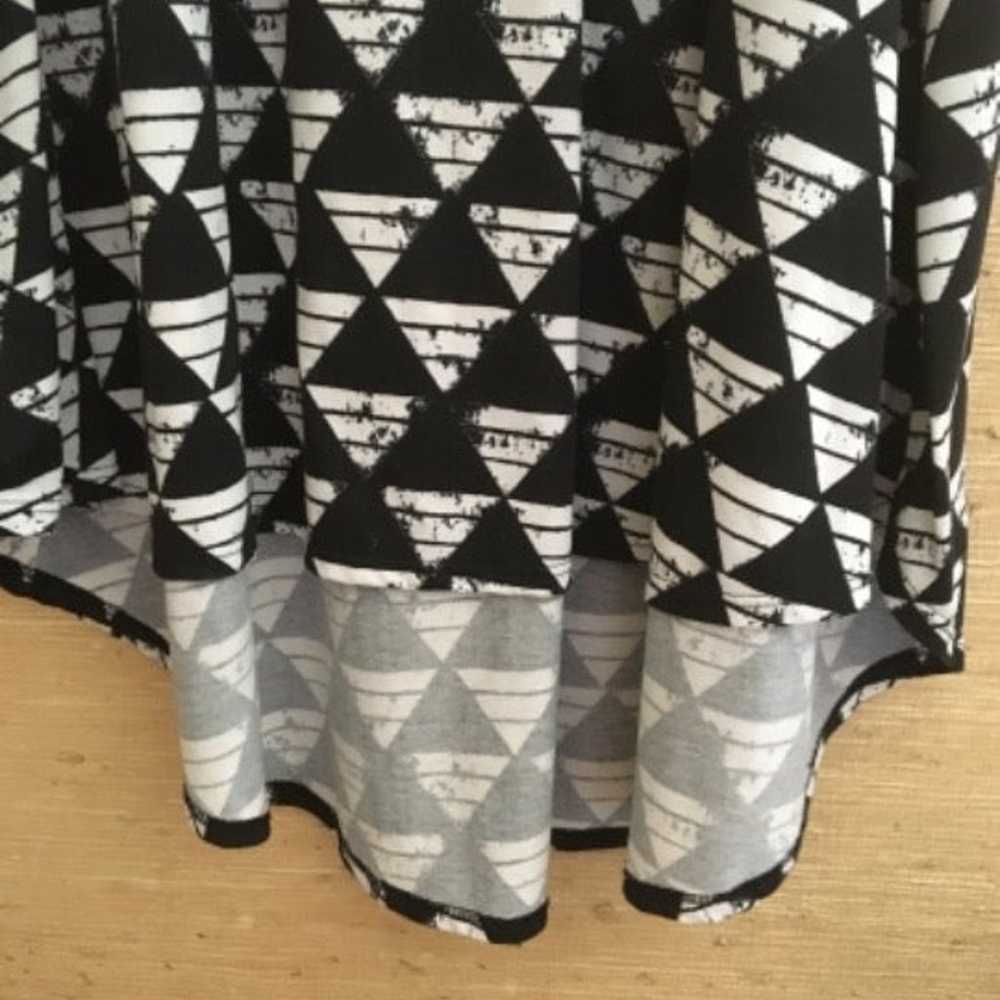 LuLaRoe Simply Comfortable Black/White Patterned … - image 6