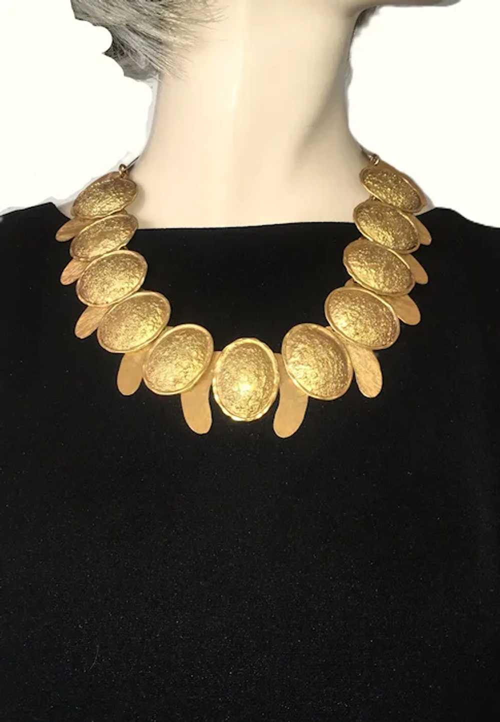 Rare Vintage Silvana Italy Necklace Brass Gilt Et… - image 3