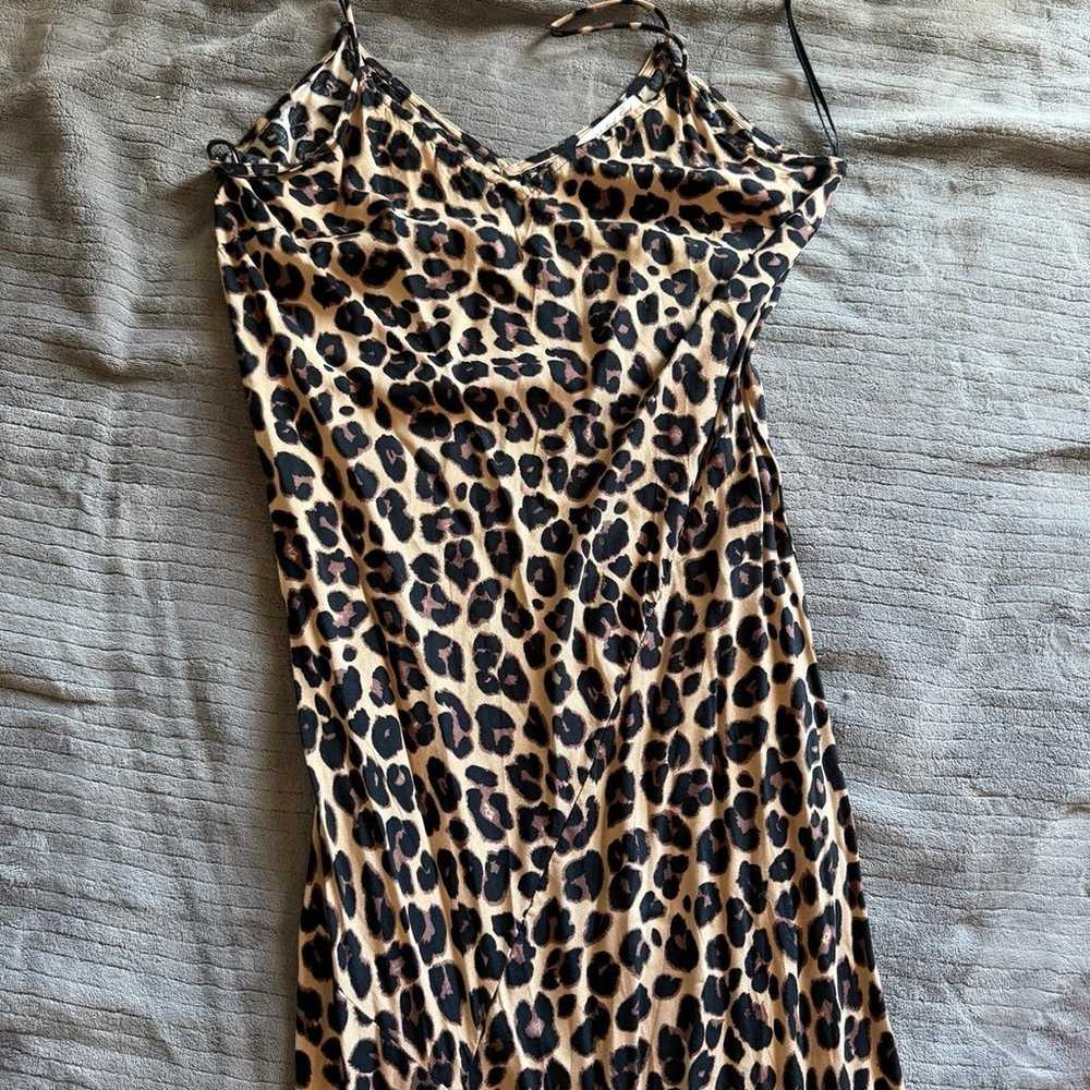 Vici leopard dress - image 5