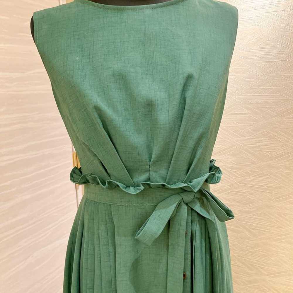 Green long one-piece dress, sleeveless. - image 2