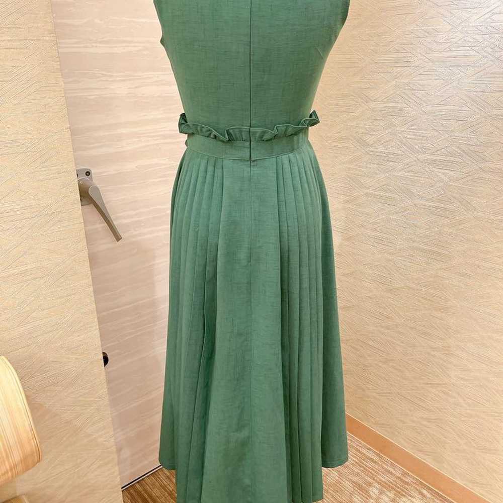 Green long one-piece dress, sleeveless. - image 5