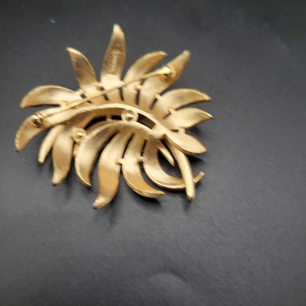 Vintage Crown Trifari Gold tone Statement Brooch - image 10