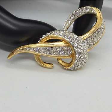 Vintage Swan Signed SWAROVSKI Gold Tone Crystal R… - image 1