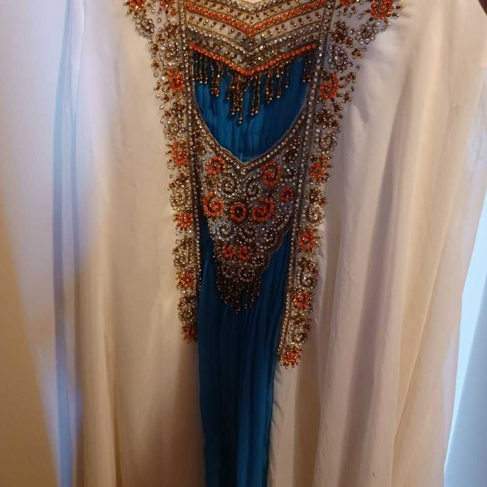 White and blue abaya - image 4