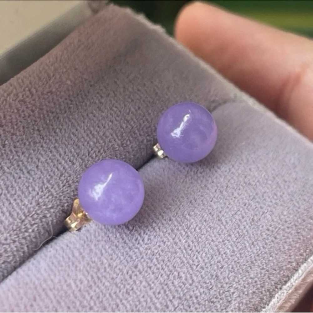 Solid 14K gold lavender jade stud earrings - image 2