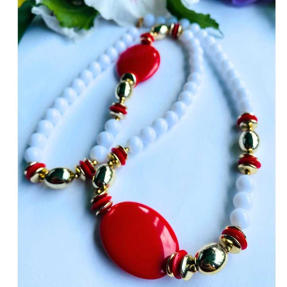 Gorgeous Red, White and Gold Tone Beaded Vintage … - image 2