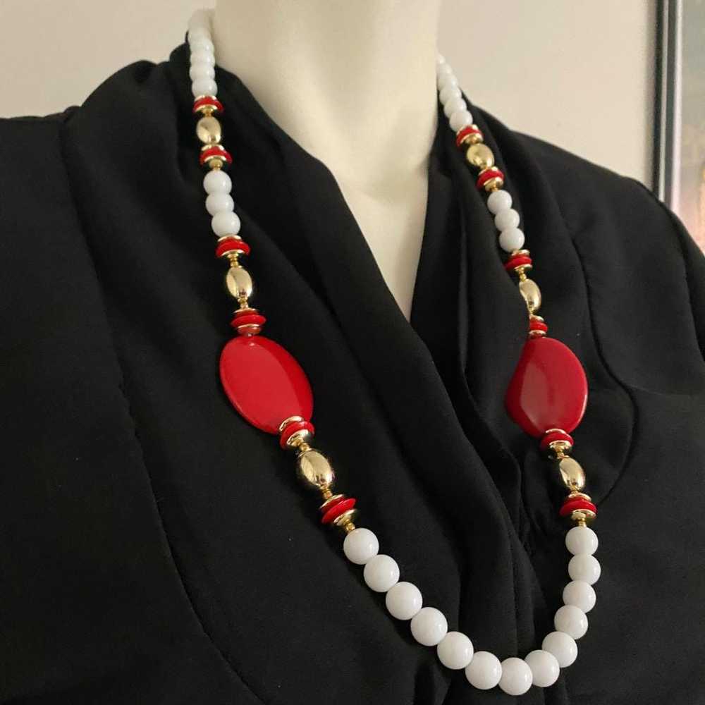 Gorgeous Red, White and Gold Tone Beaded Vintage … - image 3