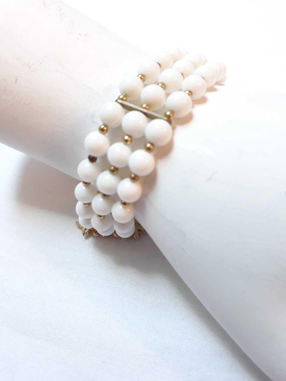 Stunning 1940s, Early 1950s Triple Strand White B… - image 2