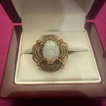 14k solid yellow gold and opal ring