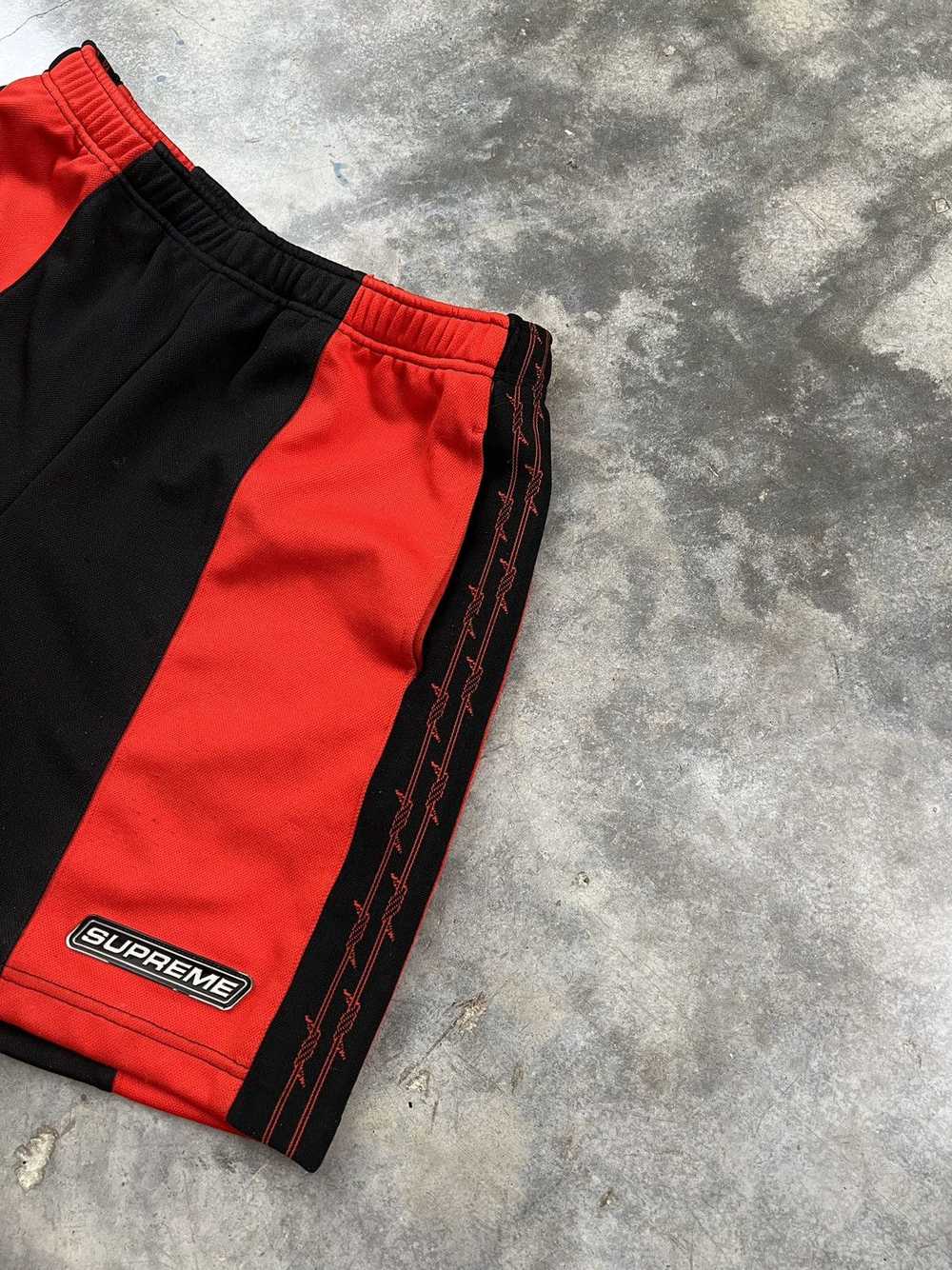 Supreme Supreme Barbed Wire Basketball Shorts Bla… - image 2