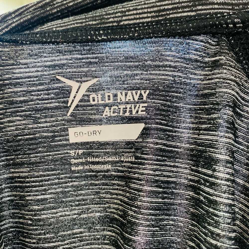 Old Navy OLD NAVY ACTIVE White Grey Stripe Long S… - image 4